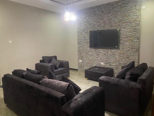 Three-Bedroom Apartment image 10