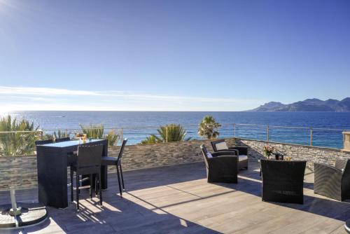 Cocoon in Cannes Sea View.