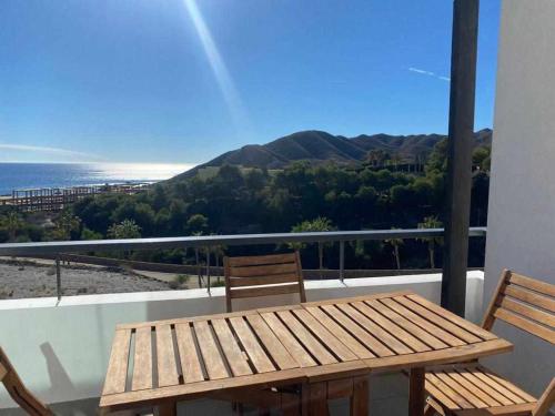 Apartamento con hermosas vistas a la montaña y mar