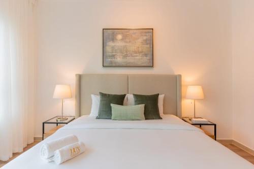 Stylish Waterfront 2 Bed in Dubai Marina - image 8