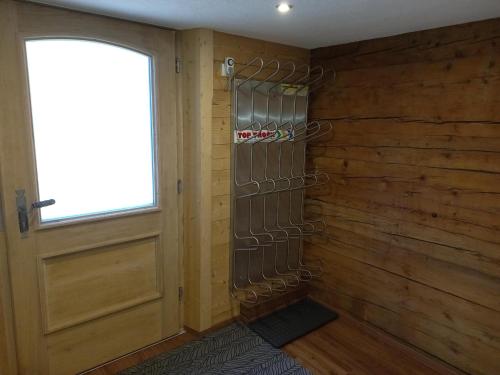 3 bedrooms, 5 beds
