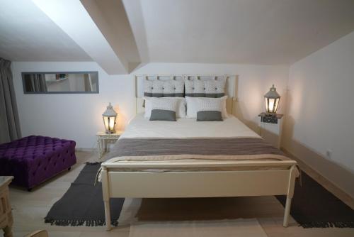 la roseraie in St Loup Lamaire