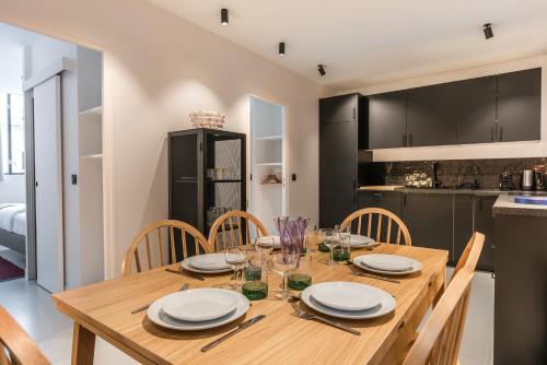 Kitchen, Design Architect Flat - 6 guests - 15min from Paris center in Gentilly