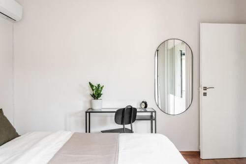 One-Bedroom Apartment image 5