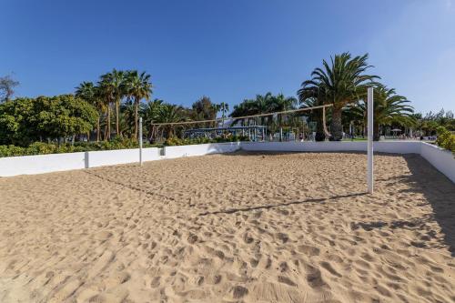 THB Tropical Island - image 3