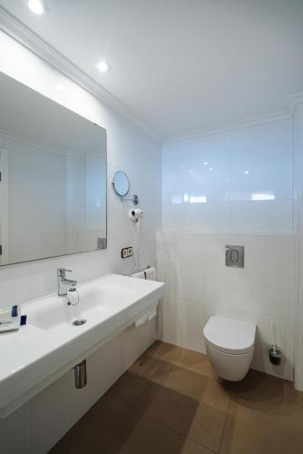 THB Maria Isabel - Adults Only - image 12