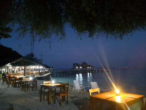 Restaurant, Koh Ngai Resort in Koh Ngai