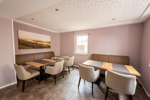 อาหารและเครื่องดื่ม, Weingut & Gästehaus Julianenhof (Weingut & Gastehaus Julianenhof) in นีลชไตน์