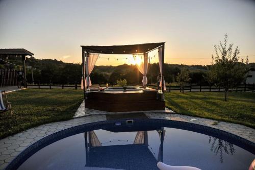 Family House Maksimović (Family House Maksimovic) in Petnica