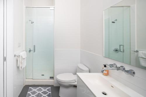Spacious Luxury 2BD Downtown Gym W/D Doorman, New York (Foto 8)