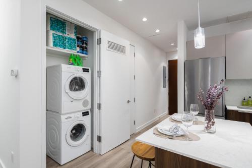Spacious Luxury 2BD Downtown Gym W/D Doorman, New York (Foto 7)