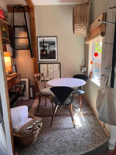 Guest Suite 3 Blocks To Ocean Bluffs & Town in Los Angeles, USA