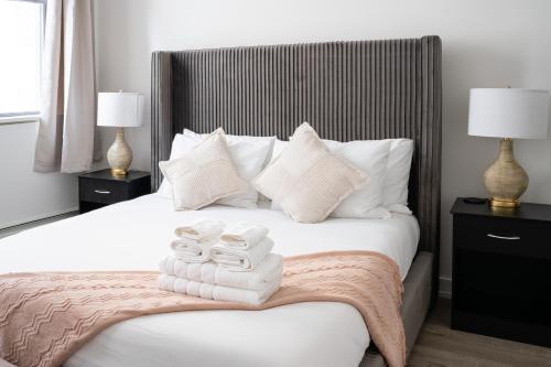 Chic 1BD with Rooftop W/D in Unit Downtown, New York (fotografie 10)