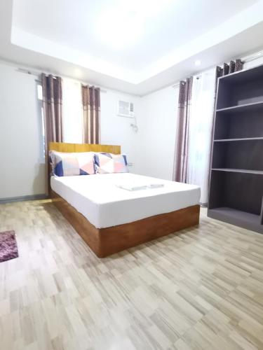 Siayanrock Hometel Room Type - Deluxe Double Room with Balcony