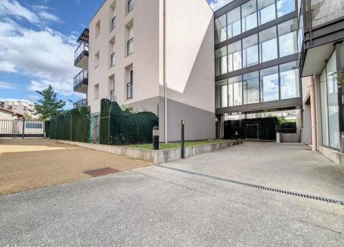 Bel appartement rénové proche Lyon