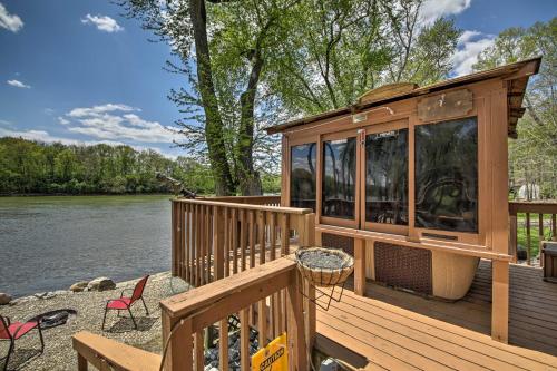 . Riverfront Shiitake Cabin with Private Hot Tub!