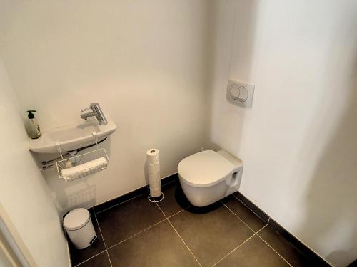 3 Bedrooms 3 bathrooms central Cannes Lecerf 411 - image 11