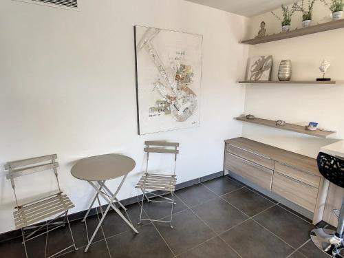 3 Bedrooms 3 bathrooms central Cannes Lecerf 411 - image 3