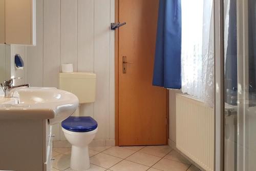 One-Bedroom Apartment with Terrace image 2
