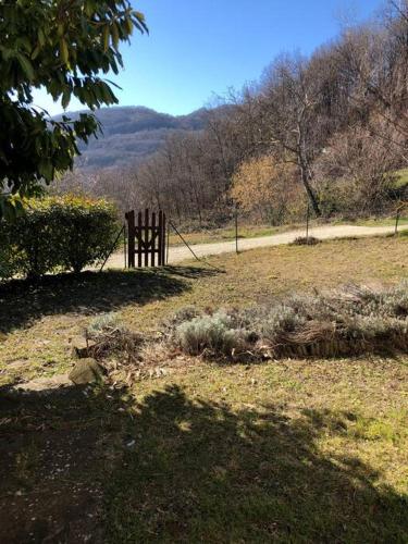 Suggestivo casale in collina