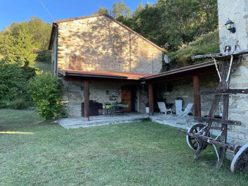 Suggestivo casale in collina