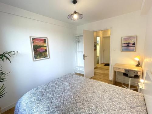Deluxe Two-Bedroom Apartment with Garden View