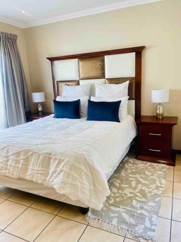. A Warm 3 bed Townhouse in a secure complex