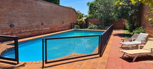 Nada de Tucanes. Piscina Loft in Posadas
