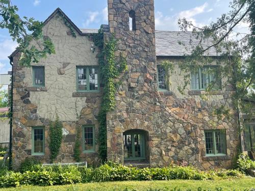 The Brower House on The Mississippi River