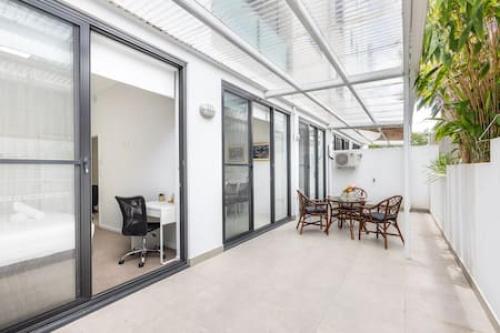 Central of Toowong Neat Apt Near Station in ทูวอง