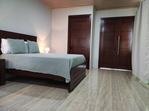 . Mandy Loft -40MB wifi -8 miles from La Fortuna