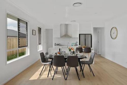 Brandnew 4br Modern Family Home Park Ridge - Brisbane