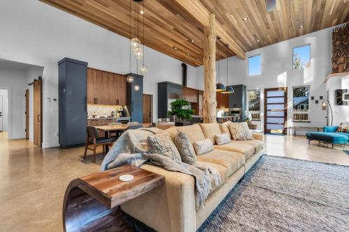 Juniper River Retreat in Tumalo