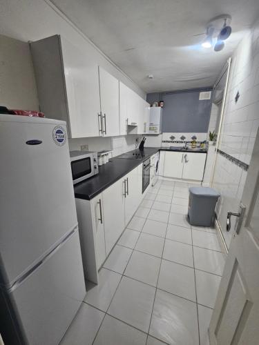 Your Happy Place-2 Bedroom House, Liverpool (photo 8)