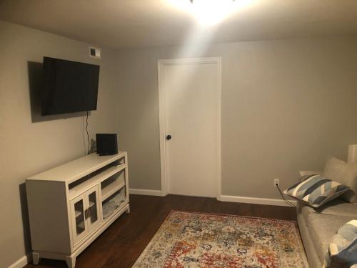 Cozy&Quiet*Fenced backyard* 17 Mins UT MktSquare in Knoxville, USA