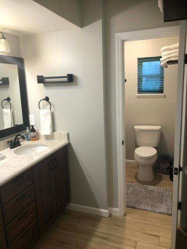 Cozy&Quiet*Fenced backyard* 17 Mins UT MktSquare in Knoxville, USA