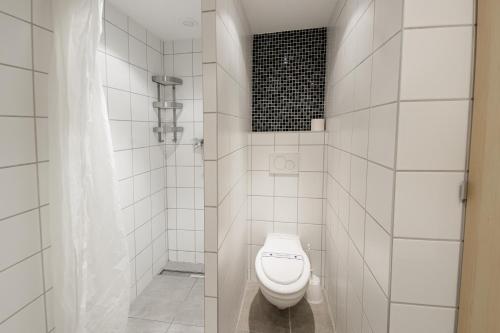 Prime Location Stylish Flats - image 7