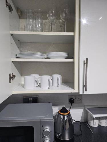 Your Happy Place-2 Bedroom House, Liverpool (photo 10)