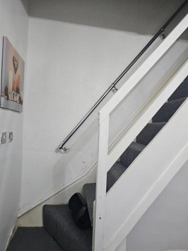 Your Happy Place-2 Bedroom House, Liverpool (photo 6)