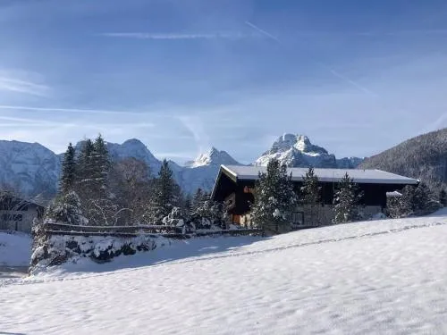 Große schöne Mansardenwohnung mit 2 Balkonen in Lofer, Österreich