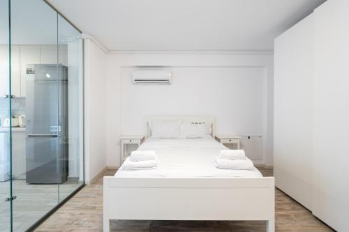 Kondo 9 - Stylish Studio in Roka Residence Room Type - One-Bedroom Apartment