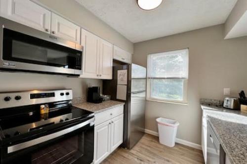 New remodeled 2 Bed apt Middletown Private Laundry in Middletown, USA