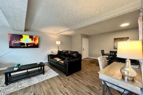 New remodeled 2 Bed apt Middletown Private Laundry in Middletown, USA
