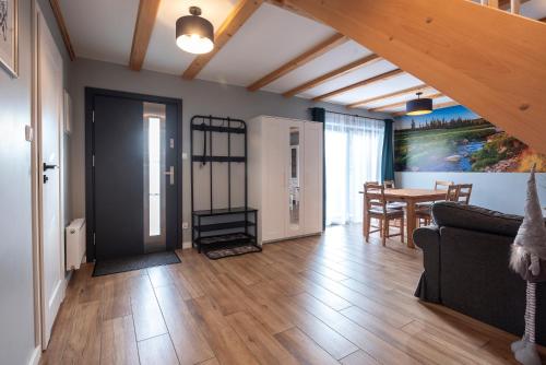 DOMEK SUDECKI ZAKĄTEK - 2 APARTAMENTY 7- os Z GORĄCĄ BALIĄ ZEWNĘTRZNĄ, Szklarska Poręba (zdjęcie 10)