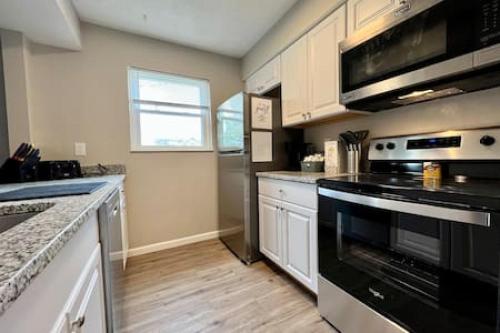Sharp Spacious Middletown Apartment Free Laundry in Middletown, USA