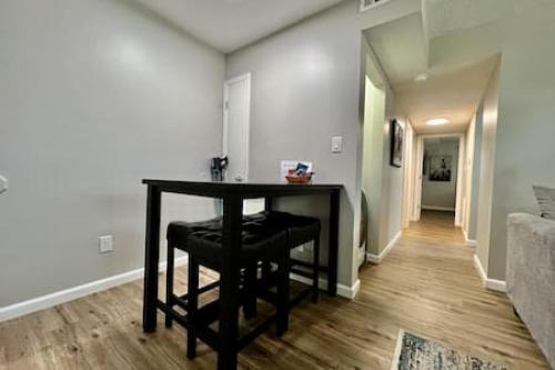 Great Value New Middletown Apartment Free Laundry in Middletown, USA