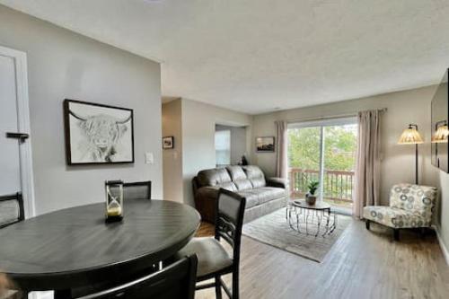 Stylish remodeled space Middletown Free Laundry in Middletown, USA