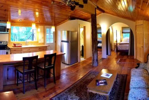 Farmview Cottage at White Lotus Eco Spa Retreat - Stanardsville