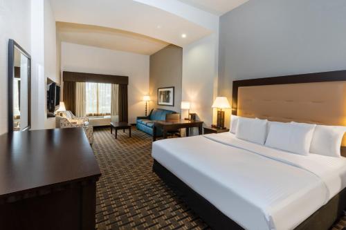 La Quinta by Wyndham Mt. Pleasant - image 12
