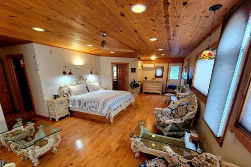 Cascina Rococo at White Lotus Eco Spa Retreat in Stanardsville, USA